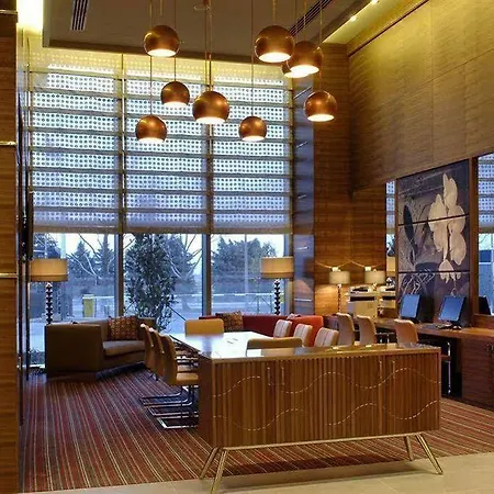 Hampton By Hilton Hotell 3*
