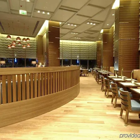 Hampton By Hilton 3*