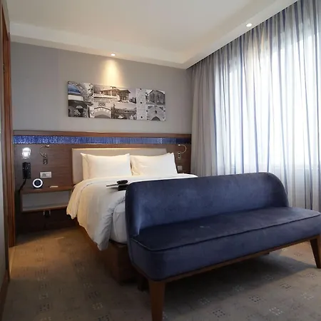 Hampton By Hilton Hotel