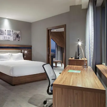 Hampton By Hilton Otel 3*