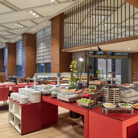 Hampton By Hilton 3*