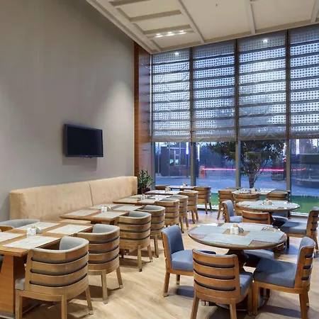 Otel Hampton By Hilton