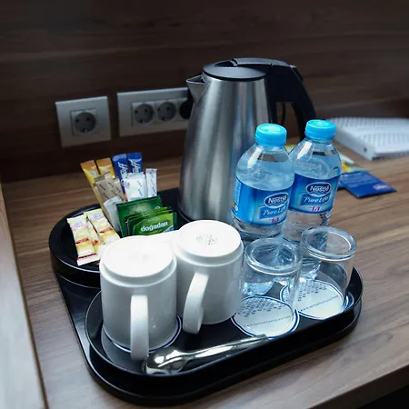 Hampton By Hilton Otel 3*