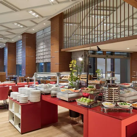 Ξενοδοχείο Hampton By Hilton 3*