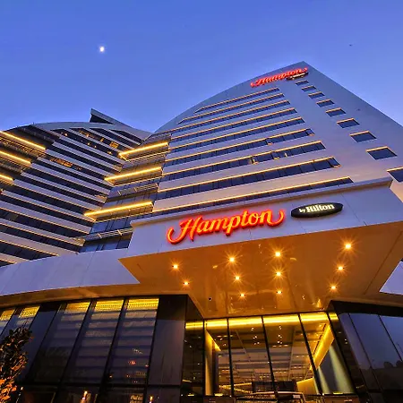 Hampton By Hilton Otel 3*